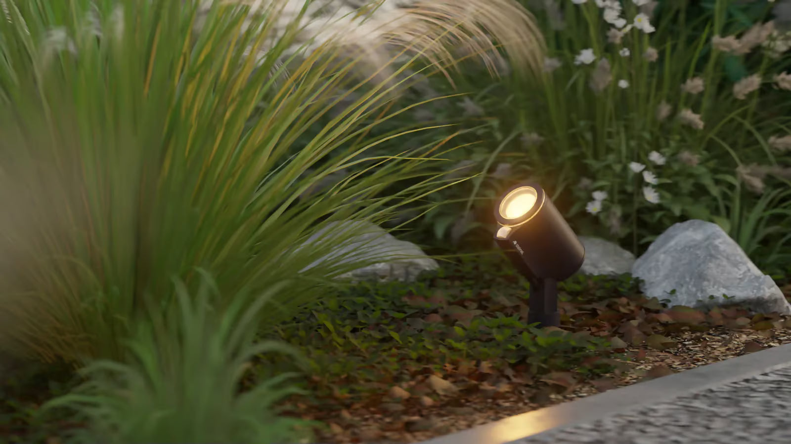 Stylish lighting accents. As far as the garden can see.